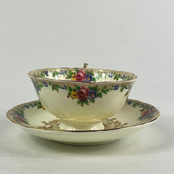 Paragon Minuet Bone China Teacup & Saucer Floral Gold Trim England Vintage - Picture 3 of 14
